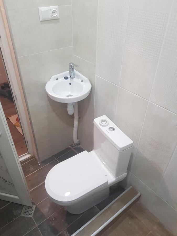 Solo Budget Apartment Tbilisi Esterno foto
